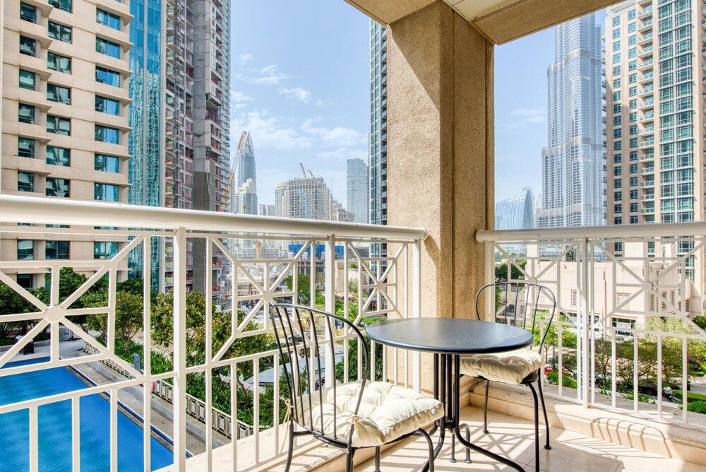 Radiant Urban Retreat With Iconic Burj Khalifa Vws Apartment 16