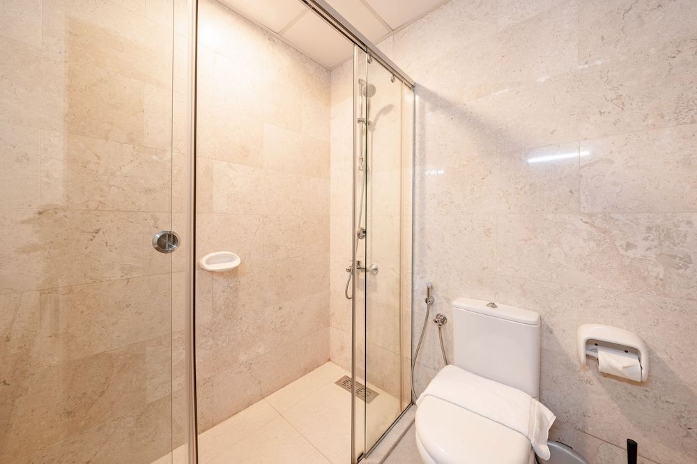 Spacious Apartment With Balcony in Business Bay Apartment (1 Bedroom) 12