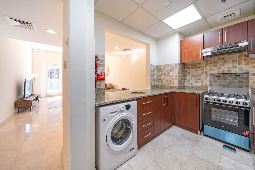 Spacious Apartment With Balcony in Business Bay Apartment (1 Bedroom) 9