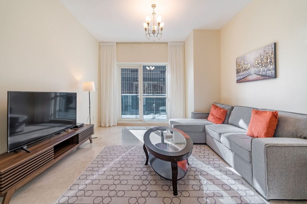 undefined Spacious Apartment With Balcony in Business Bay 9