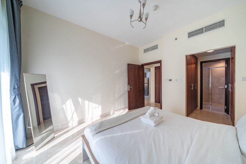 undefined Spacious Apartment With Balcony in Business Bay 5