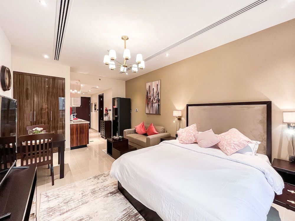 undefined Luton Vacation Homes - Elite Downtown Residence