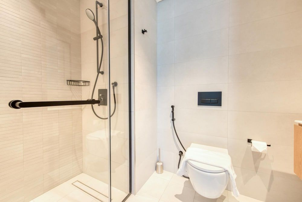 Well Connected Luxury Apt w Waterway Vws Apartment 16