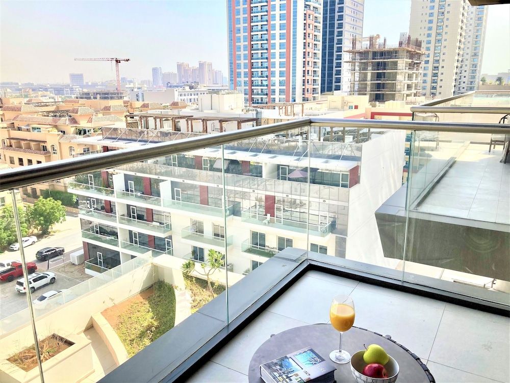 undefined Superior Studio in Park View JVC 7