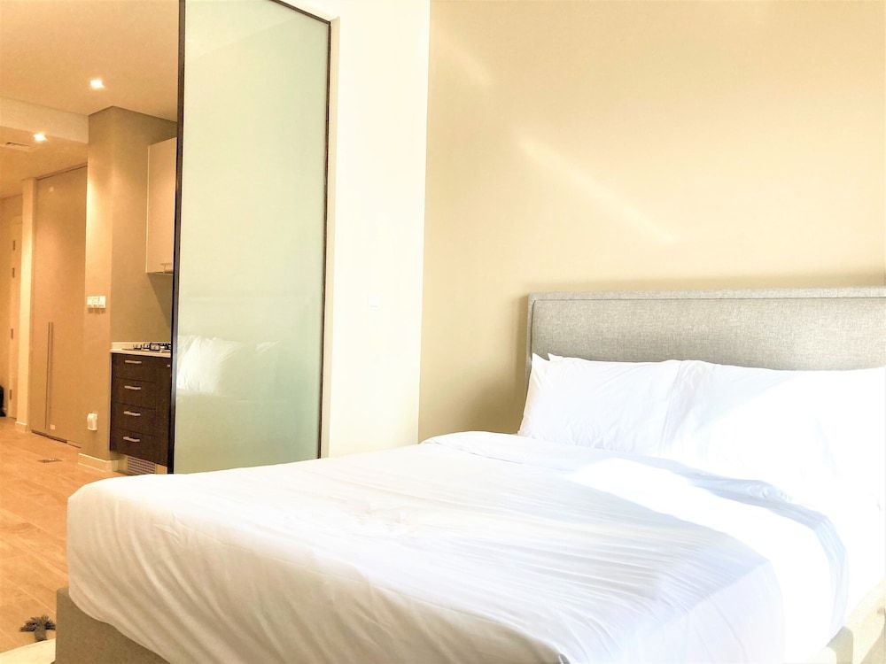 undefined Amazing Superior Studio With Balcony Park View JVC 5