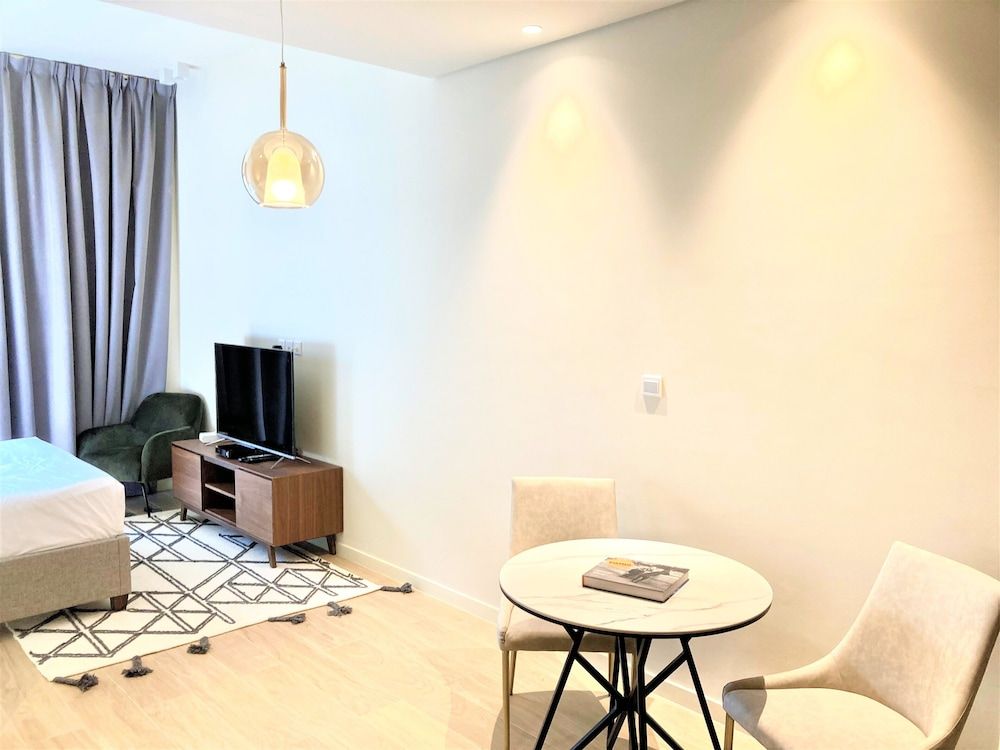 undefined Amazing Superior Studio With Balcony Park View JVC 9