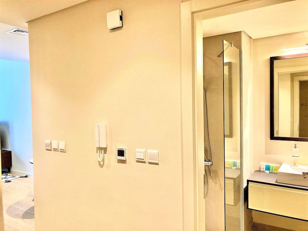 undefined Amazing Superior Studio With Balcony Park View JVC 10