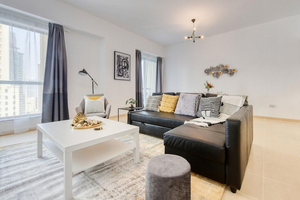 undefined Regal Apt Fit for a King w Sea View 7