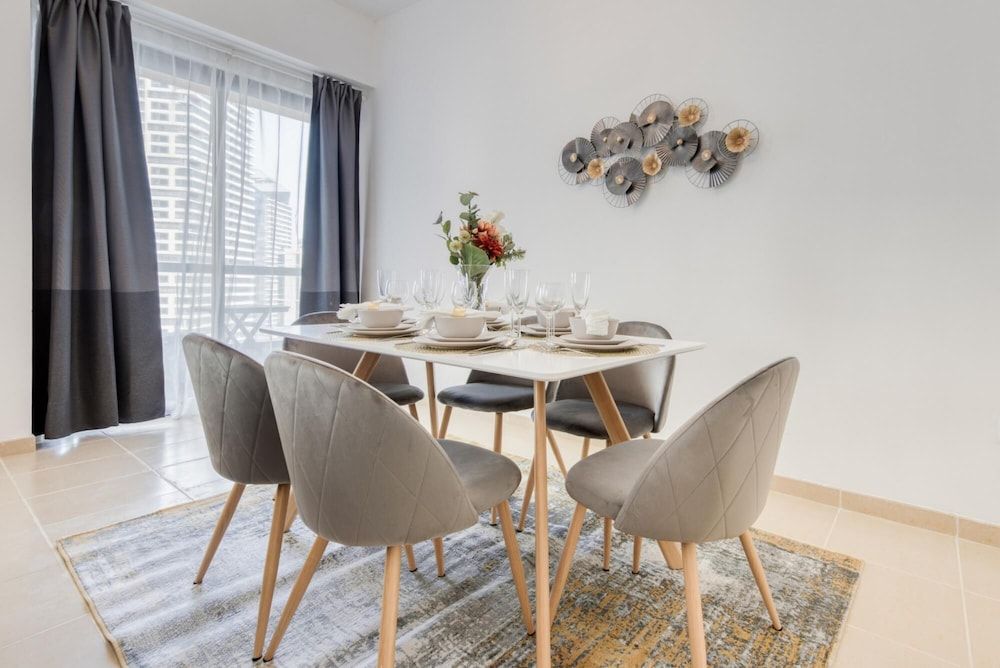 undefined Regal Apt Fit for a King w Sea View 4