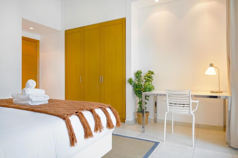 Modern and Airy 2BR in Palm Jumeirah Apartment 4