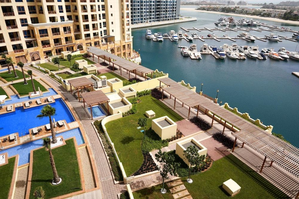 undefined Modern and Airy 2BR in Palm Jumeirah 2