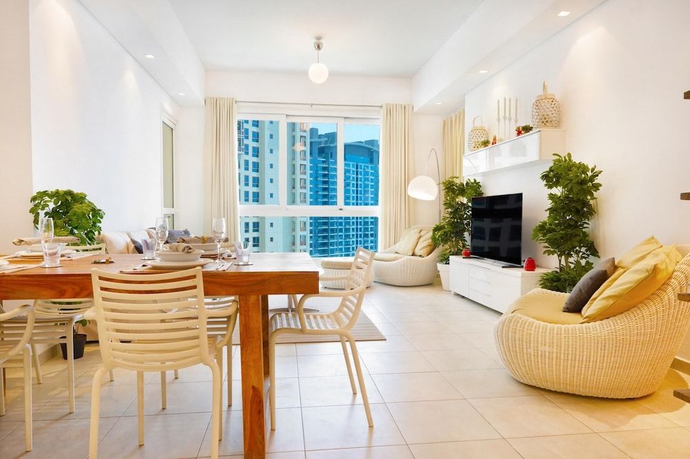 undefined Modern and Airy 2BR in Palm Jumeirah
