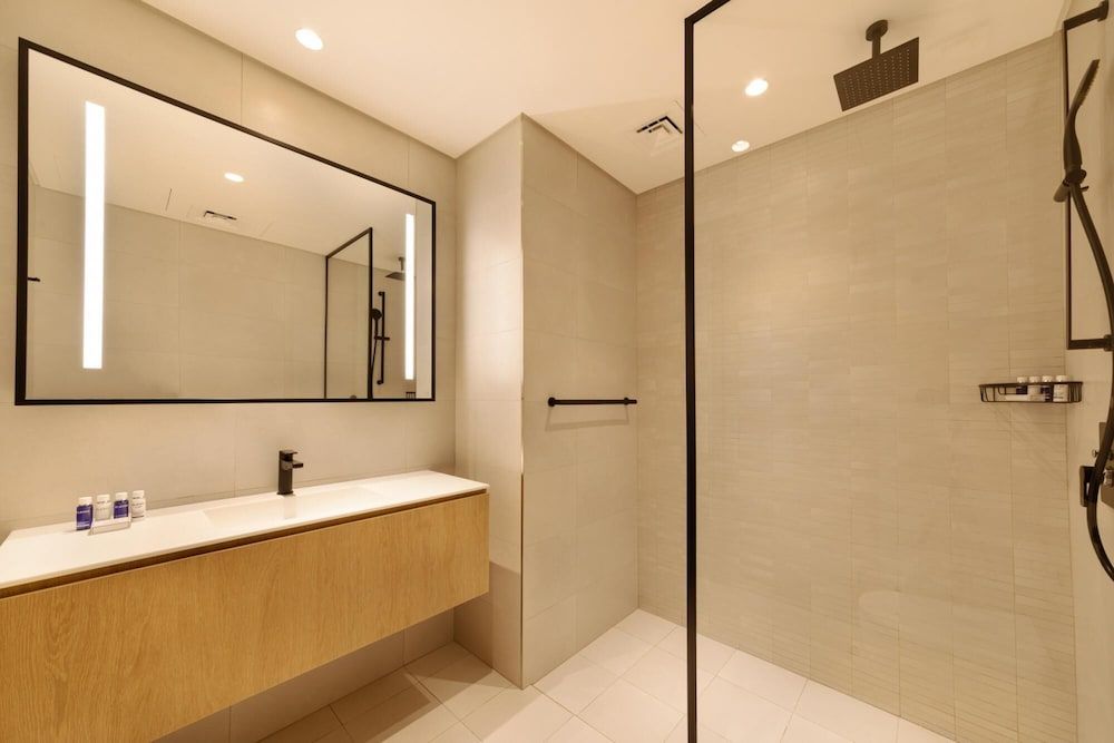 Marquise Square - 1014 - DT House 13