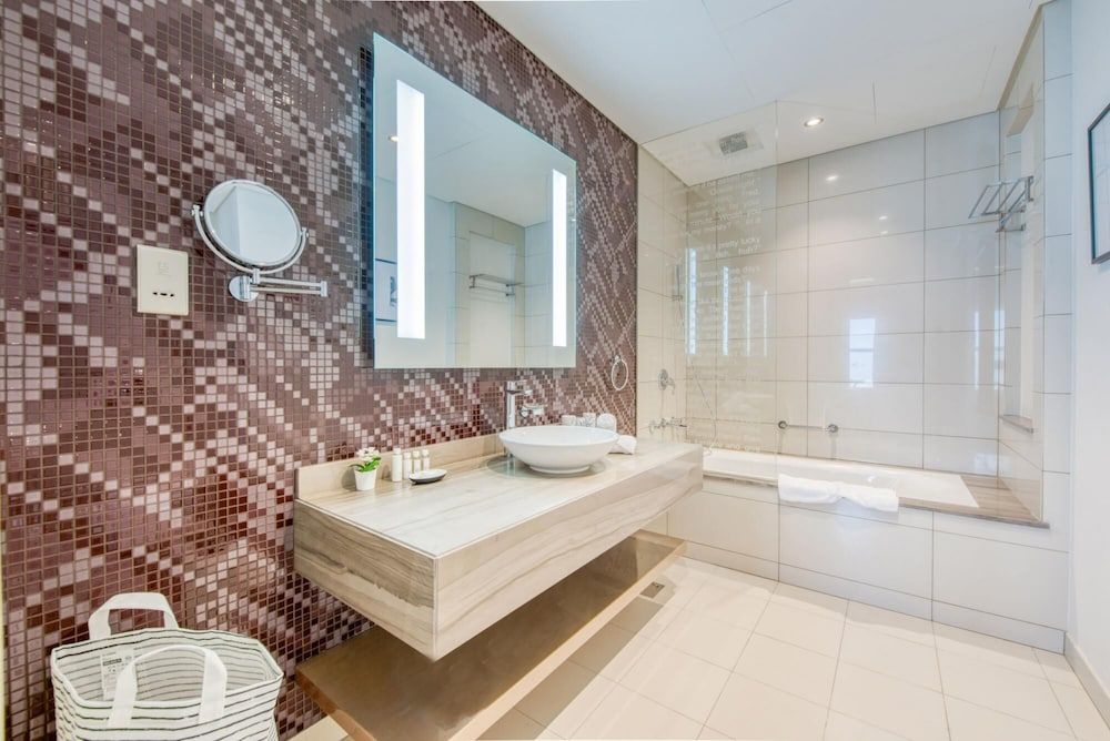 Cool Dubai Apt Next Burj Khalifa Design District Apartment 17