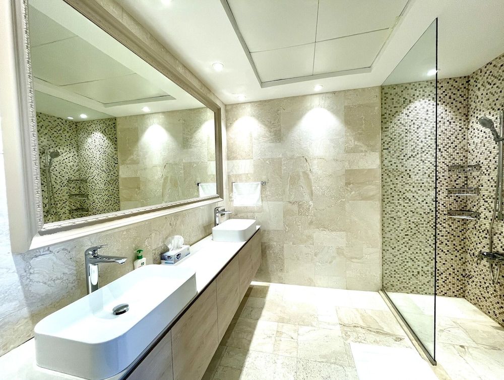 Tiara Residence Luxury Apartment 13