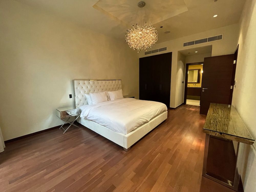 Tiara Residence Deluxe Apartment 3