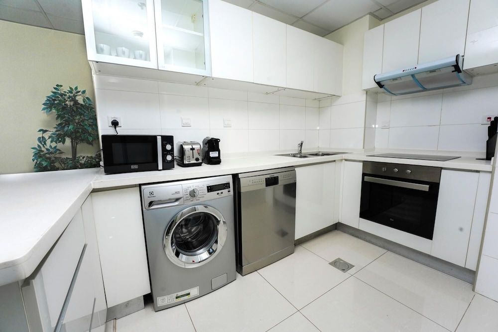 Beautiful Chic Apt w Full Marina View Nxt 2 Beach Apartment 16