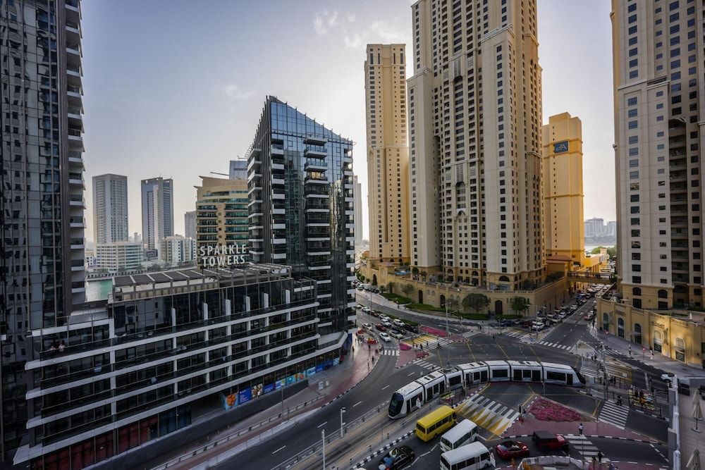 undefined Beautiful Chic Apt w Full Marina View Nxt 2 Beach 4