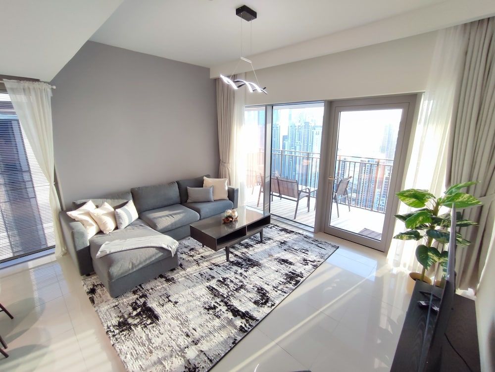 undefined SuperHost - Chic Apartment With Balcony Close to Burj Khalifa 6