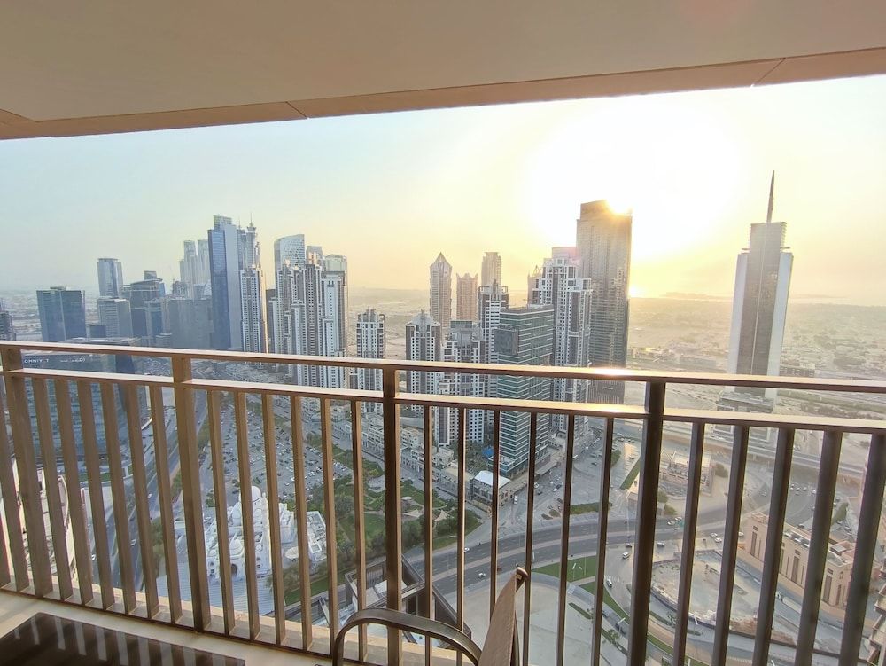 undefined SuperHost - Chic Apartment With Balcony Close to Burj Khalifa 9