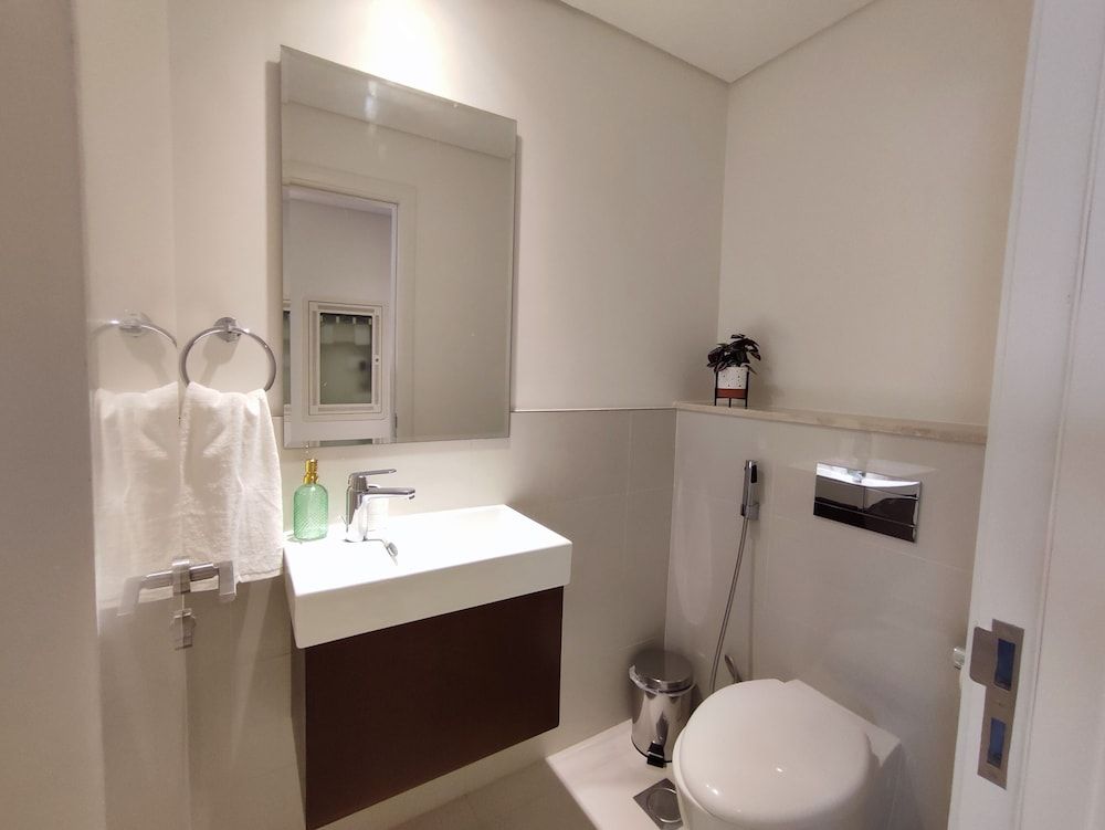 undefined SuperHost - Chic Apartment With Balcony Close to Burj Khalifa 10