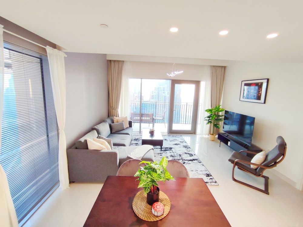 SuperHost - Chic Apartment With Balcony Close to Burj Khalifa Luxury Apartment 14