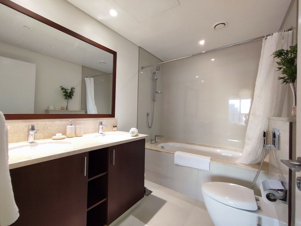 SuperHost - Chic Apartment With Balcony Close to Burj Khalifa Luxury Apartment 9