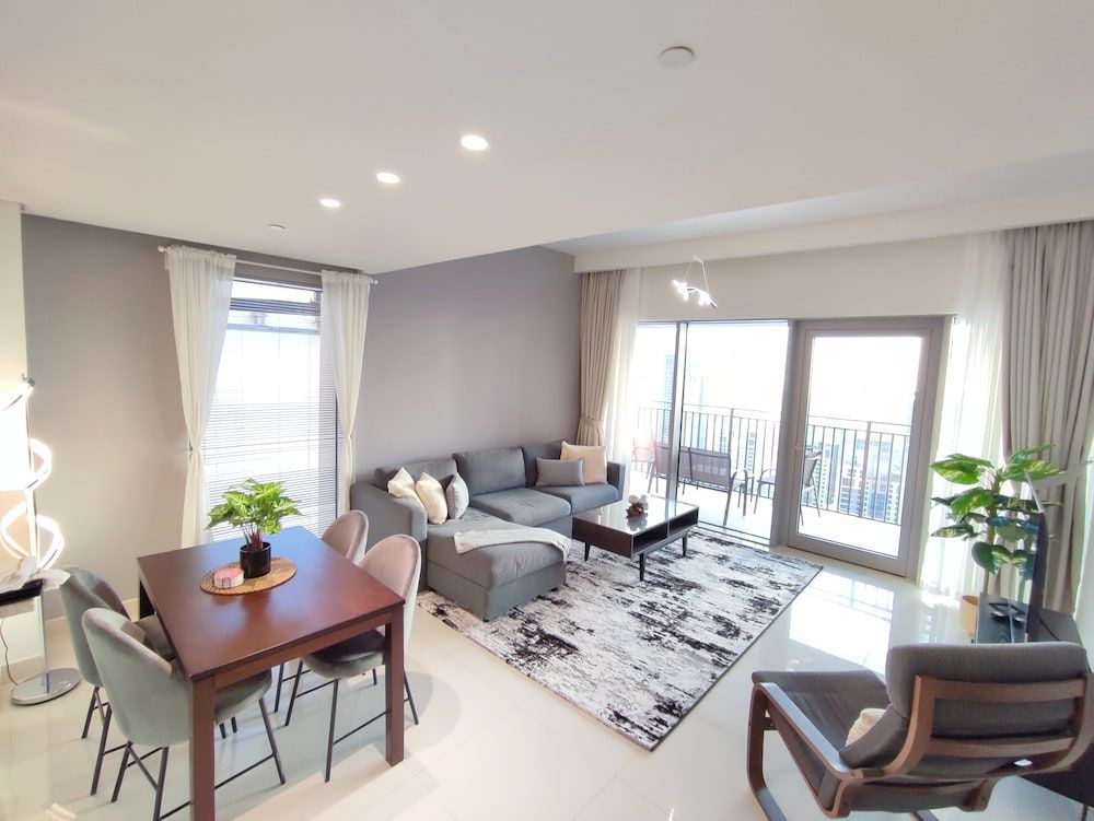 SuperHost - Chic Apartment With Balcony Close to Burj Khalifa