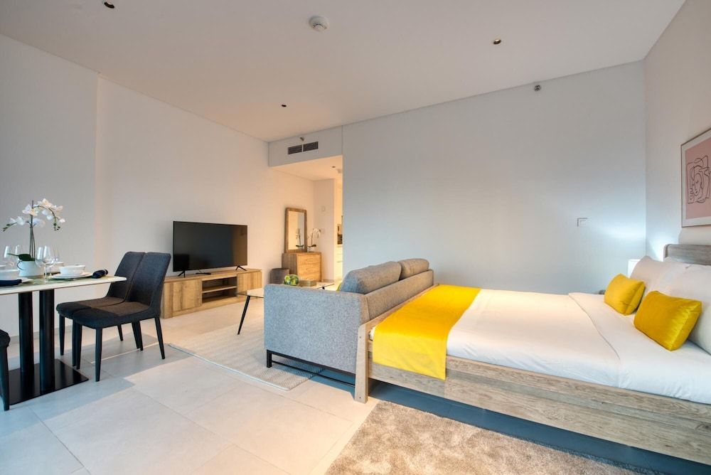 Stylish Studio w Dubai Canal Vw in Business Bay Studio 2