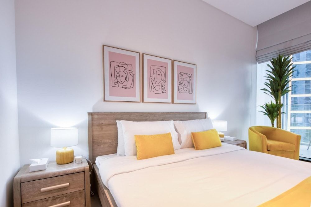 Stylish Studio w Dubai Canal Vw in Business Bay Studio