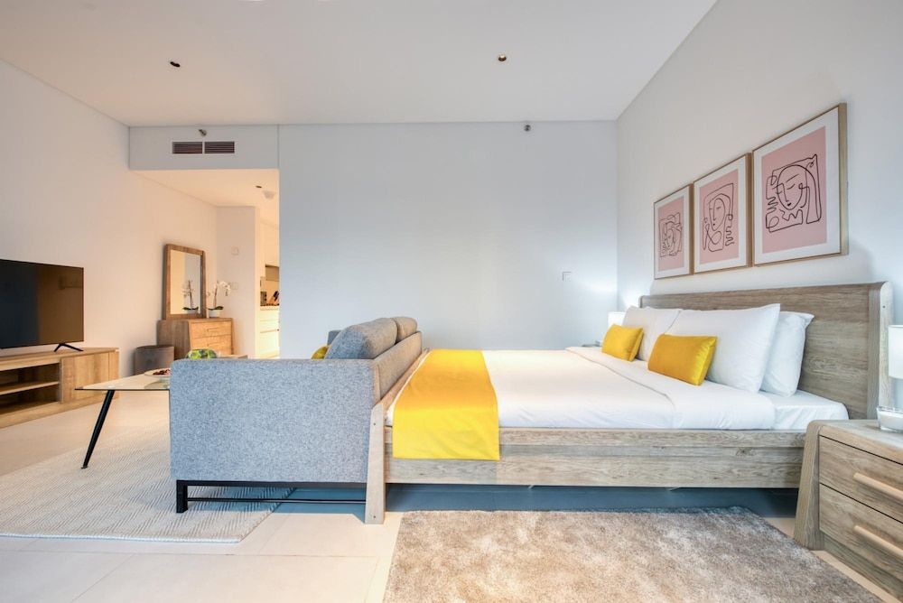 Stylish Studio w Dubai Canal Vw in Business Bay Studio 3
