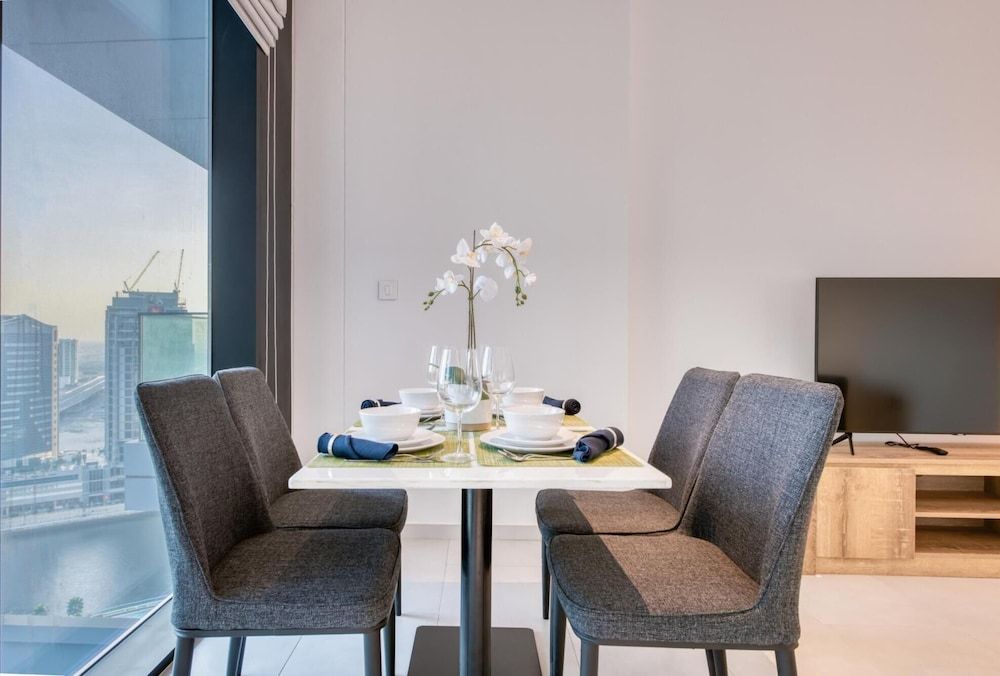 undefined Stylish Studio w Dubai Canal Vw in Business Bay 4