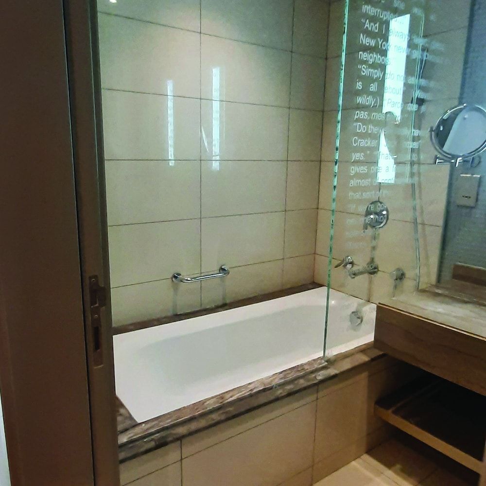 Quill Residence Three Bedroom Apartment with 5 Star Amenities Apartment 6