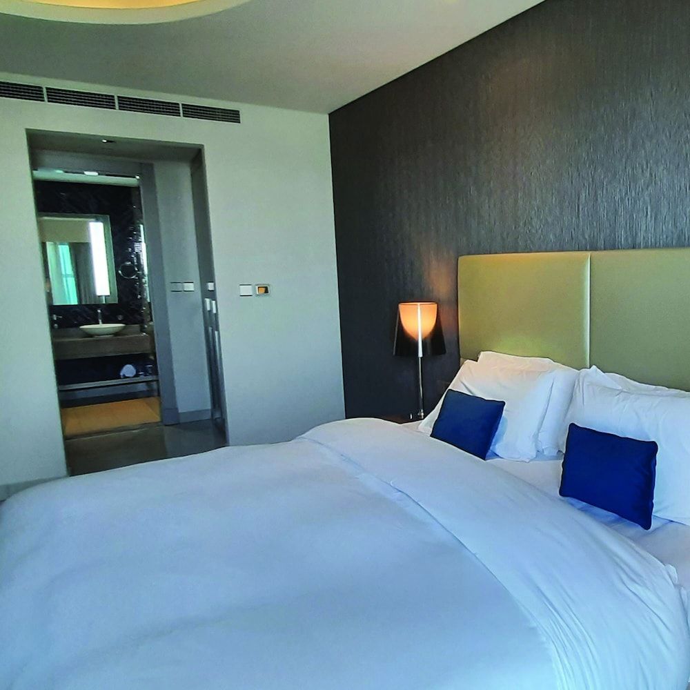 undefined Quill Residence Three Bedroom Apartment with 5 Star Amenities 7
