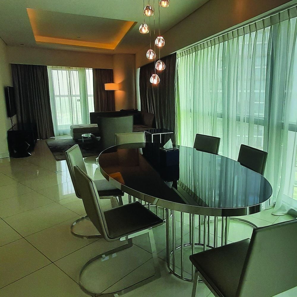 undefined Quill Residence Three Bedroom Apartment with 5 Star Amenities 3