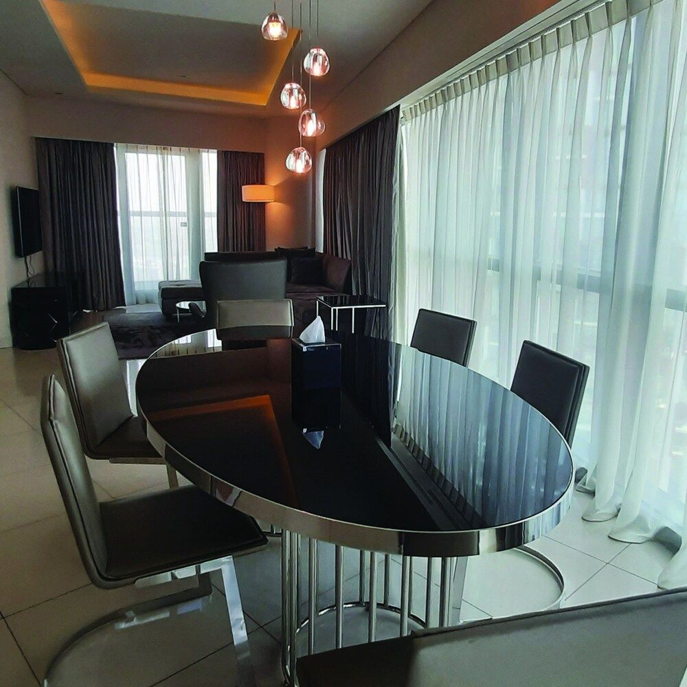 Quill Residence Three Bedroom Apartment with 5 Star Amenities Apartment 9