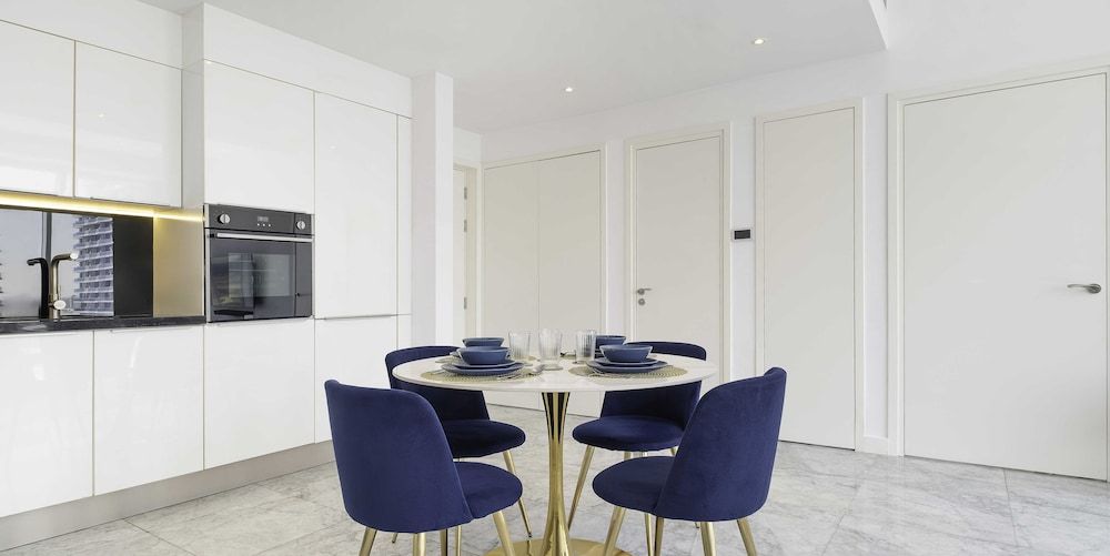undefined LUX The Pad Executive Suite Canal View 1 3