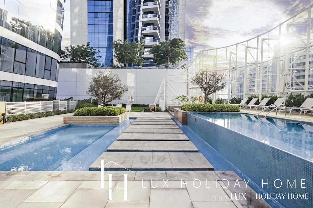 undefined LUX The Pad Executive Suite Canal View 1 2