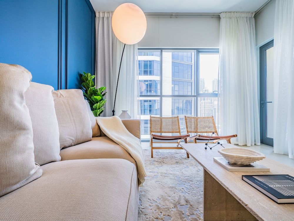 Monty - Serene & Modern Apartment With Burj Khalifa View Design Apartment 16