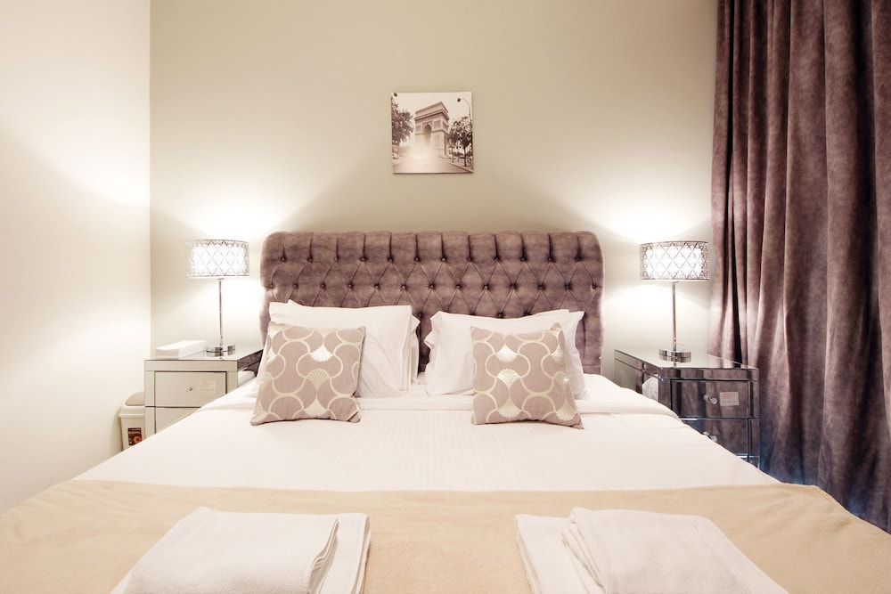 undefined Elegant 1 Bedroom in BLVD Heights 3