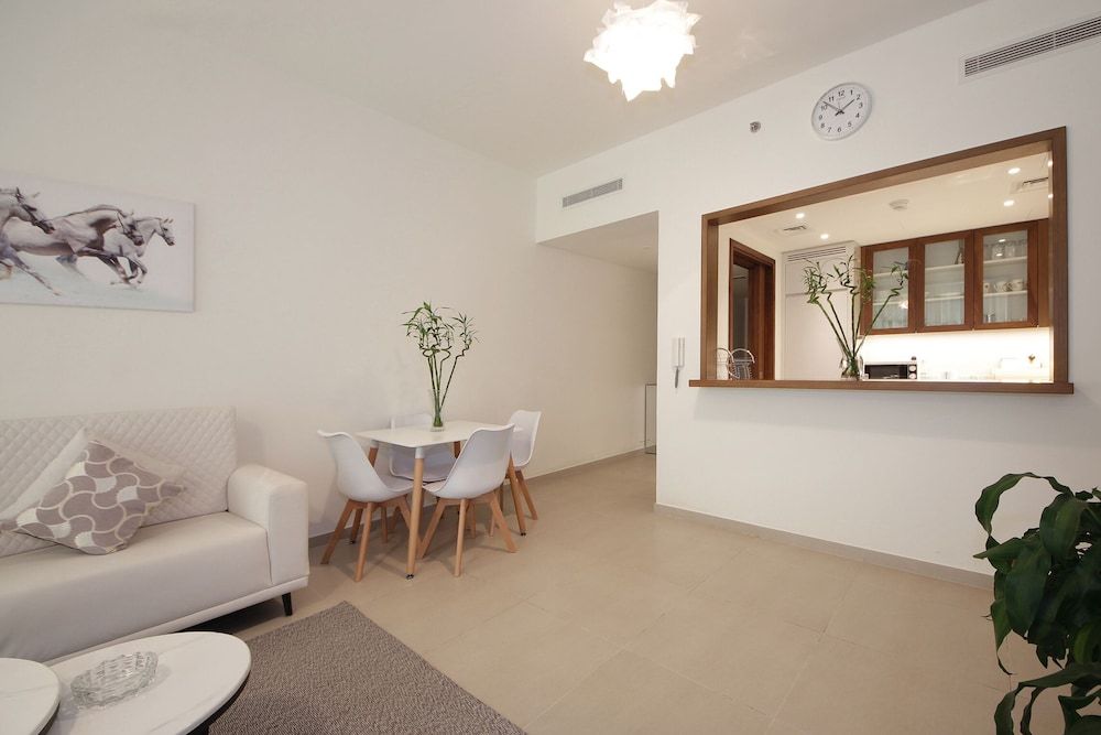 undefined Elegant 1 Bedroom in BLVD Heights 9