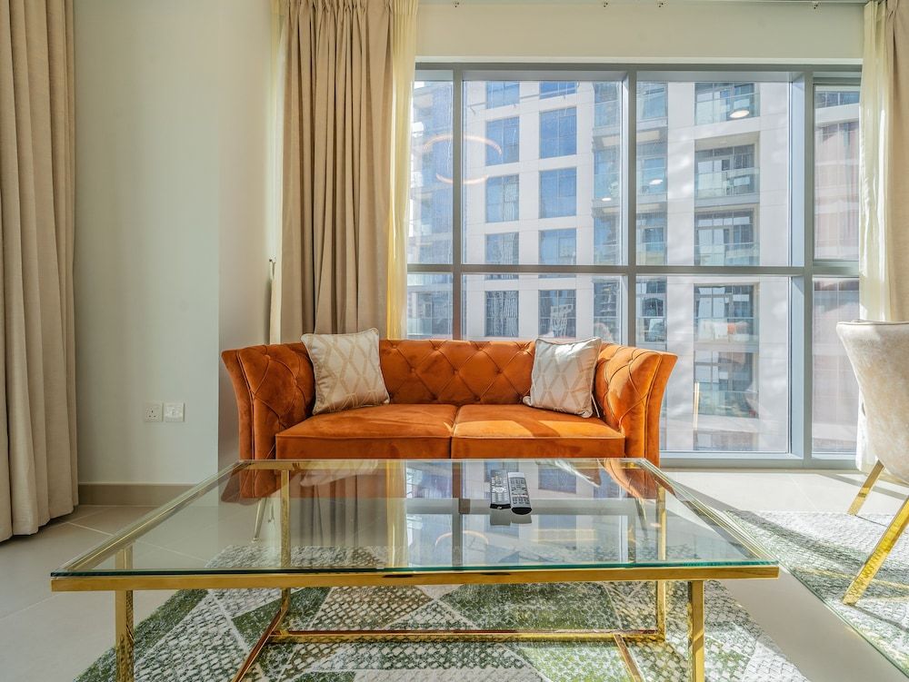 Glamorous Apartment Facing Burj Khalifa