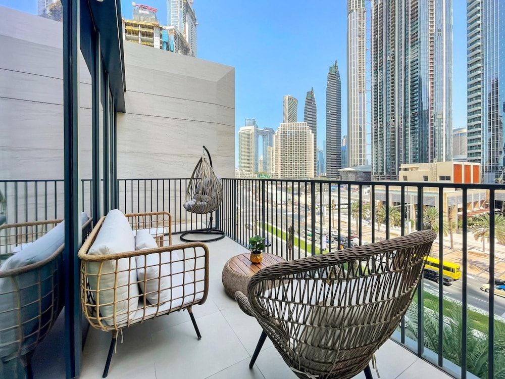 undefined Lux 4BR Duplex in Blvd of Downtown