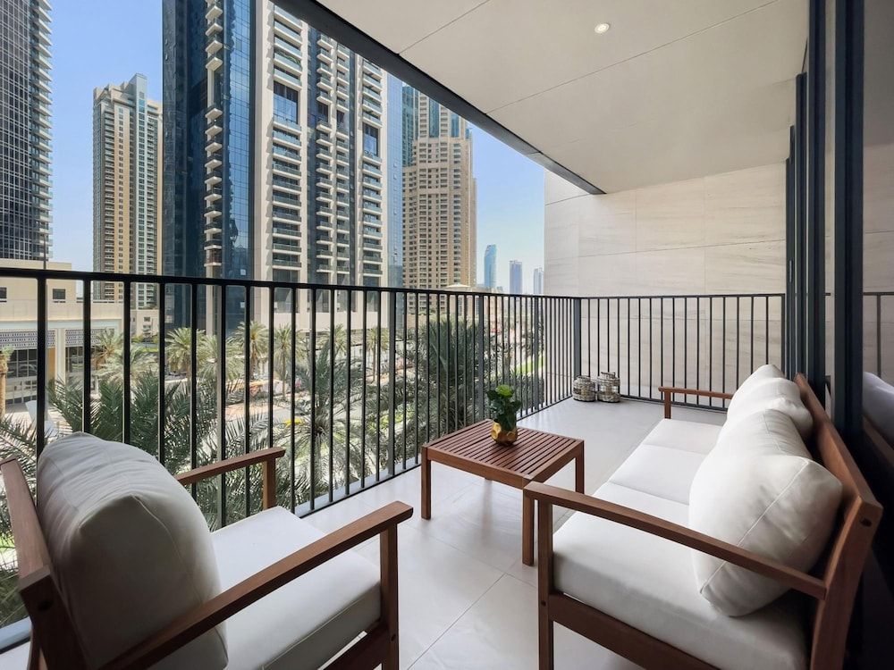 Lux 4BR Duplex in Blvd of Downtown