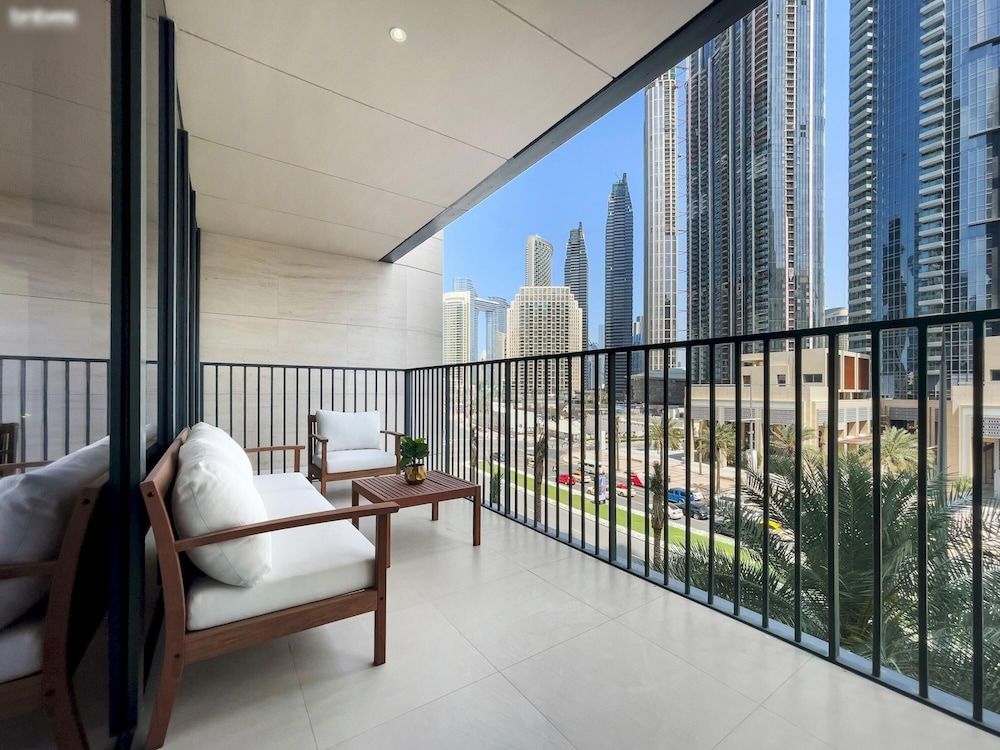 Lux 4BR Duplex in Blvd of Downtown Apartment 8