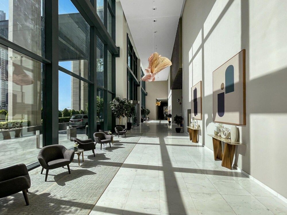 Lux 4BR Duplex in Blvd of Downtown