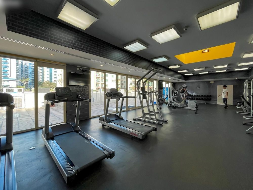 Spectacular 1BR Community View
