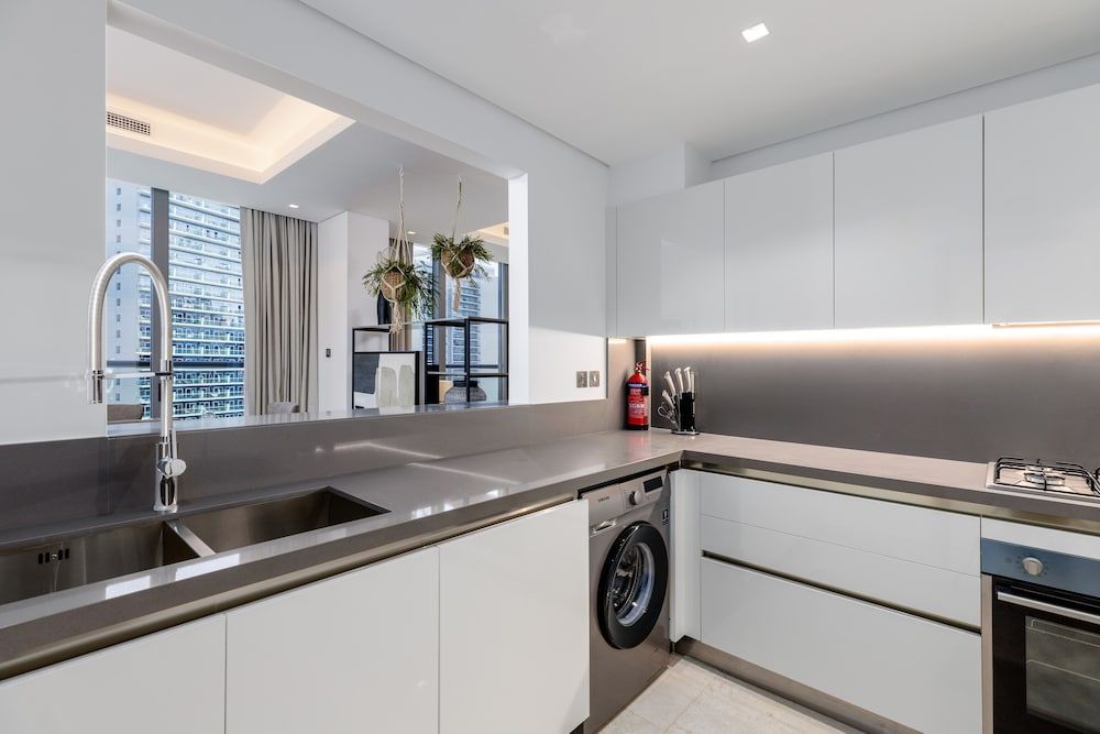 undefined Maison Privee - Classy Urban Retreat w/ Amazing Dubai Canal Views 9