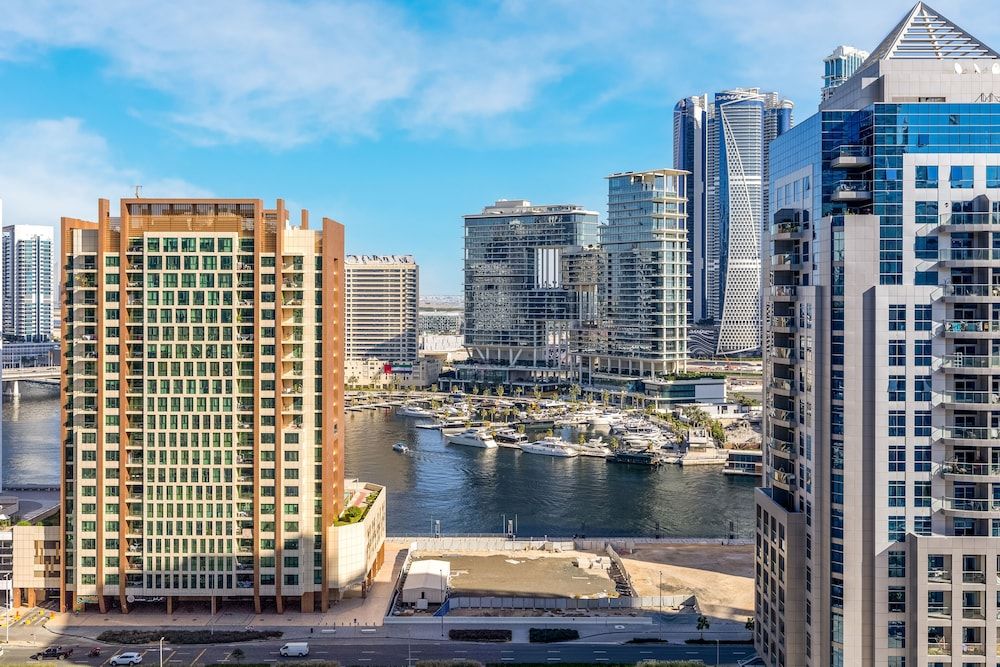 undefined Maison Privee - Classy Urban Retreat w/ Amazing Dubai Canal Views 3