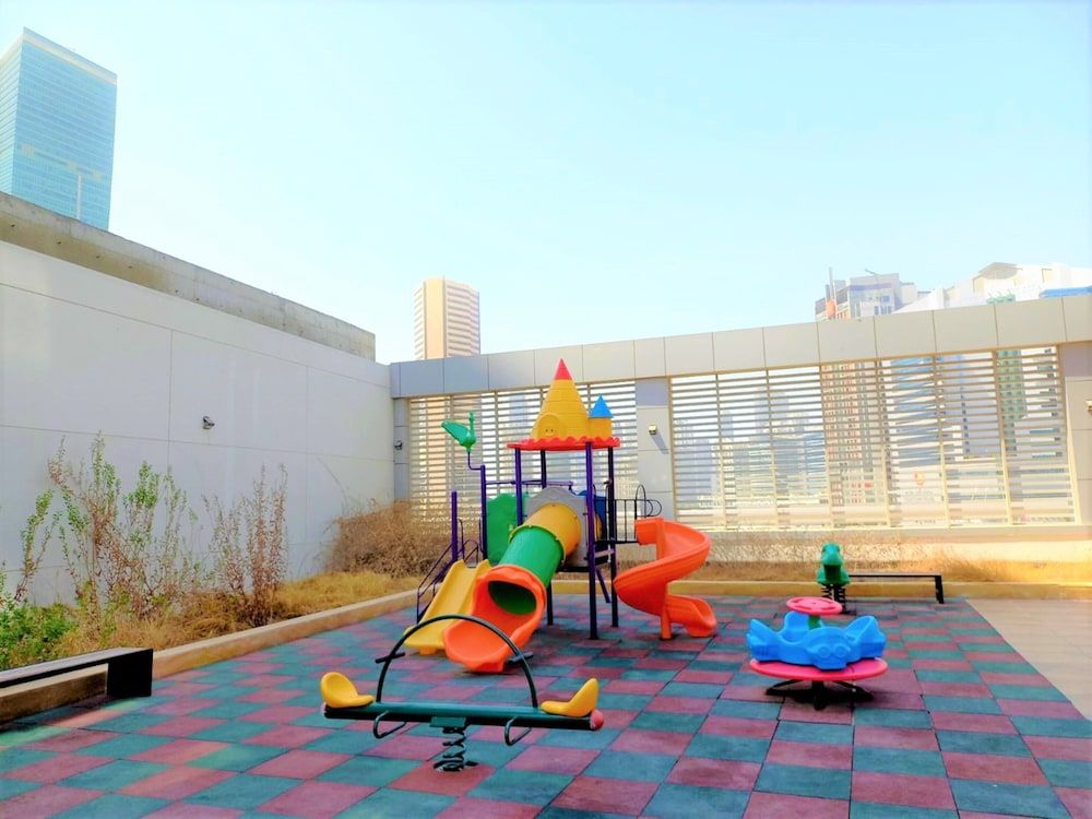 Gorgeous Business Bay Apartment With Balcony